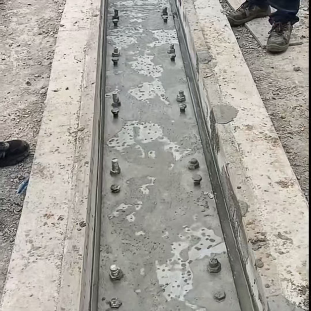 南通港口码头起重机龙门吊重型机械设备稳固用早强快凝轨道胶泥